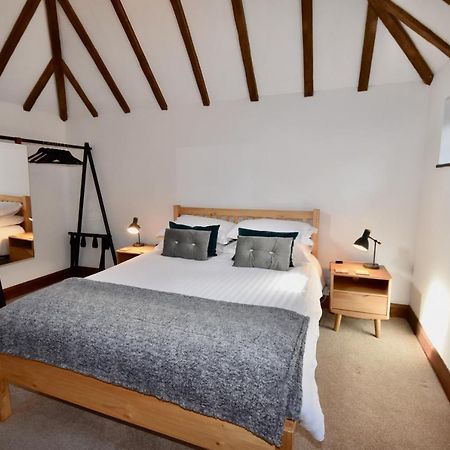 Little Upton Farm Cottages Райд Экстерьер фото